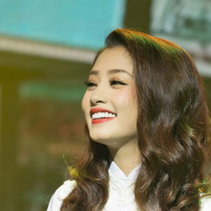 Hồng Nhung