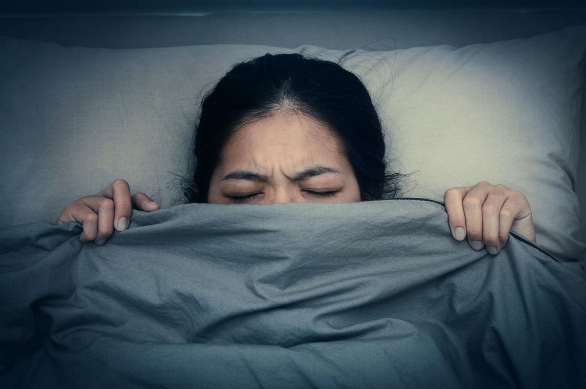 Vì sao mơ thấy người thân mất lại được xem là giấc mơ “mạnh số”?