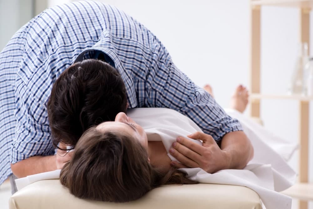Có nên tin hoàn toàn vào giấc mơ thấy người thân mất để đánh số không?